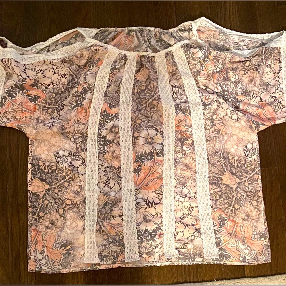 Tahari open shoulder blouse medium